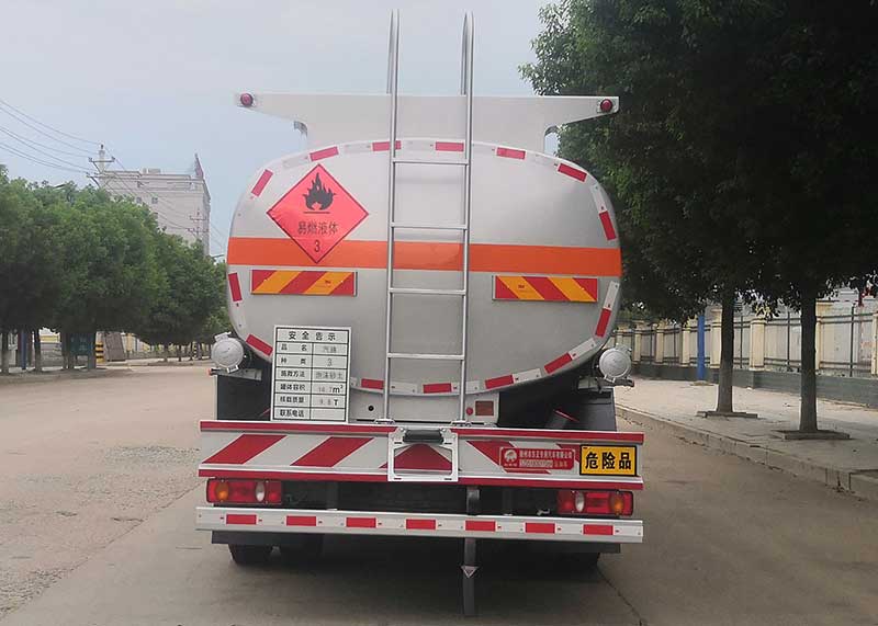 炎帝牌SZD5180GYYD6H型運(yùn)油車