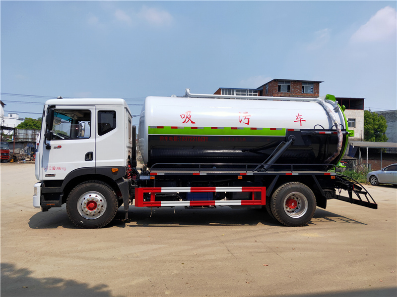 東風(fēng)牌13方吸污車(chē)